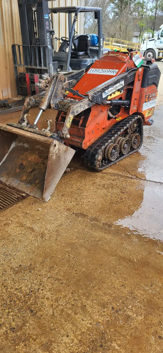 2019 Ditch Witch SK600 Track Loader