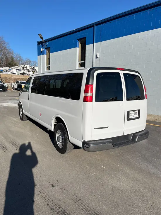 2017 CHEVROLET 3500EXTLTGRWD Vehicle