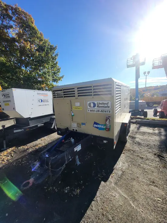 2017 Doosan XP825/HP750WCU Air Compressor