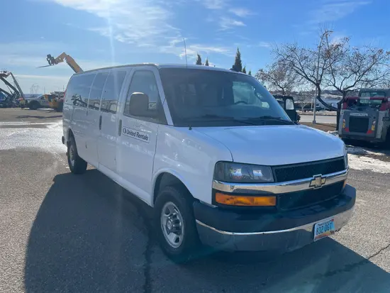 2017 CHEVROLET 3500EXTLTGRWD Vehicle