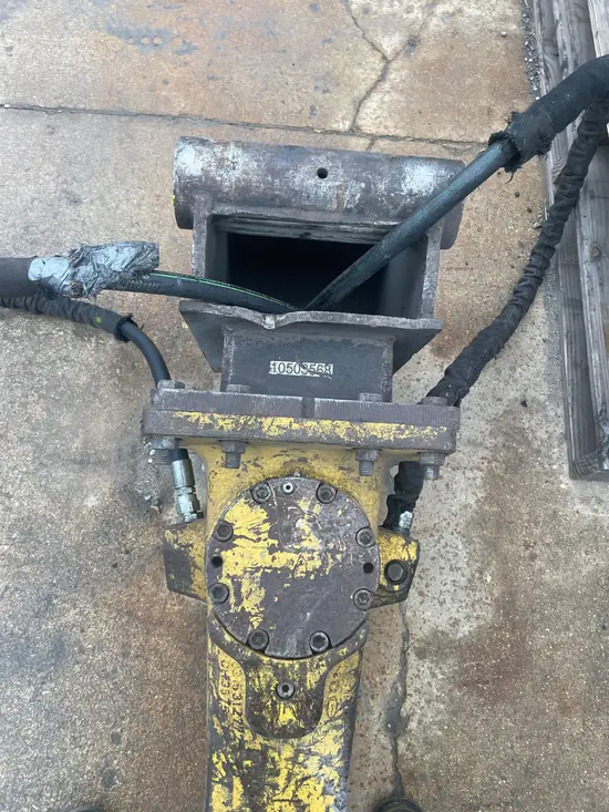 2016 Atlas Copco SB 452 Attachment