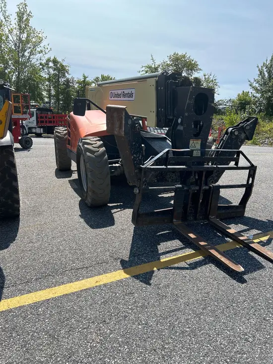 2016 JLG 1055 Forklift