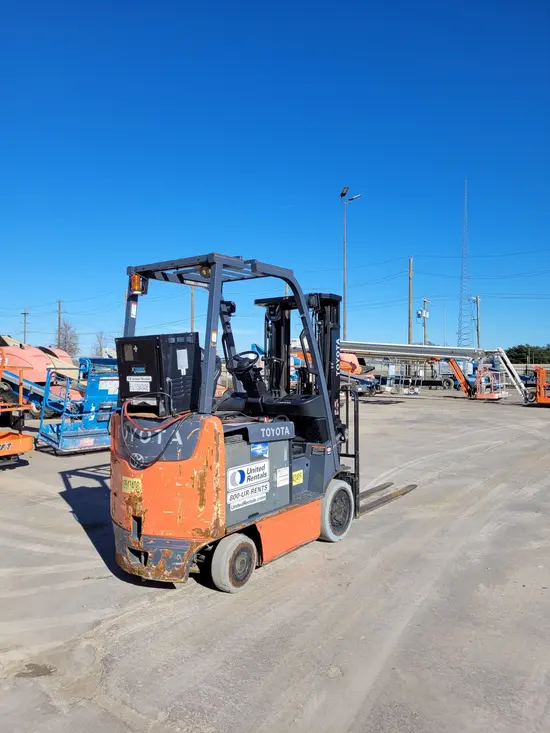 2018 Toyota 8FBCU25 Warehouse Forklift