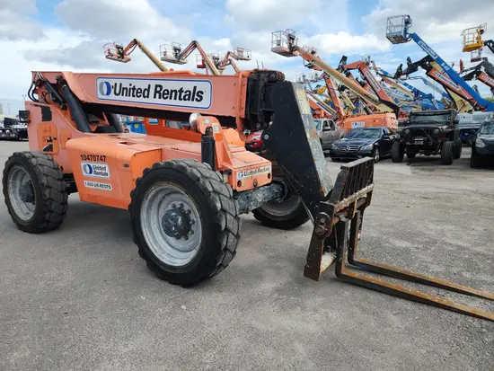 2016 SKYTRAK 8042 Forklift