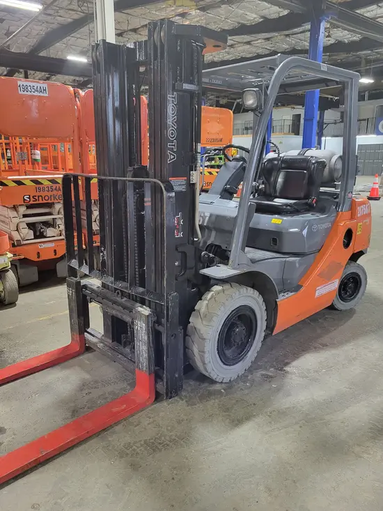 2018 Toyota 8FGU25 Warehouse Forklift