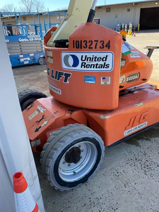 2013 JLG E450AJ Articulating Boom Lift
