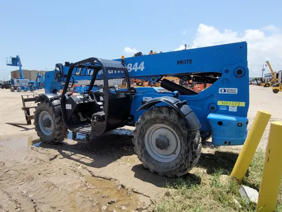 2015 Genie GTH-844D Forklift