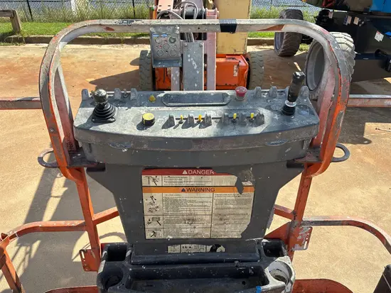 2013 JLG E450AJ Articulating Boom Lift