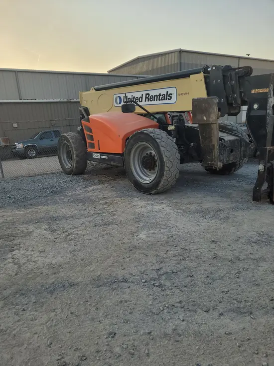 2016 JLG 1055 Forklift