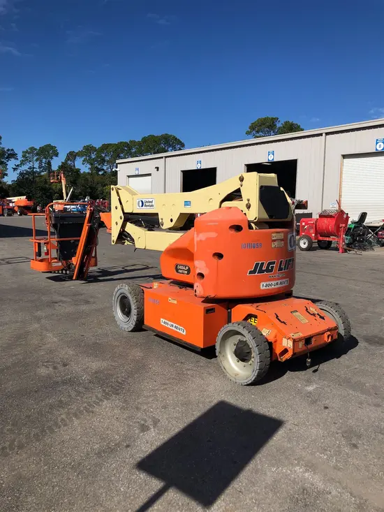 2013 JLG E400AJPN Articulating Boom Lift