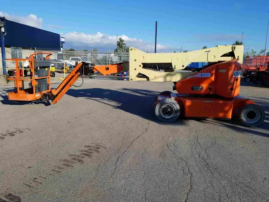 2012 JLG E400AJPN Articulating Boom Lift