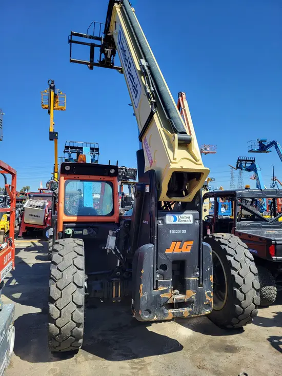 2017 JLG 943 S Forklift