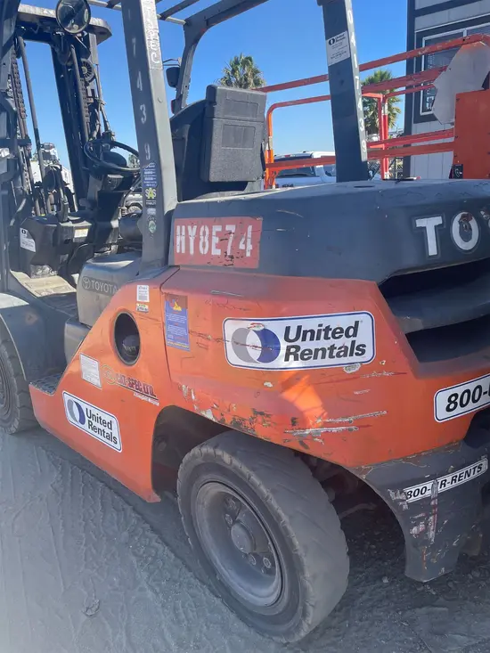 2015 Toyota 8FD35U Warehouse Forklift