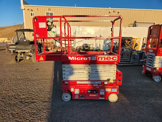 2018 MEC MICRO 19 Scissor Lift