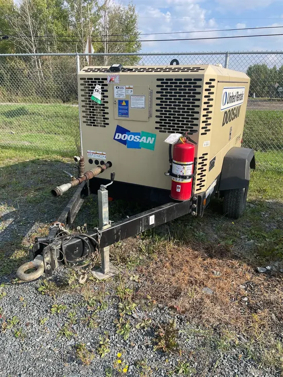 2018 Doosan P425/HP375WCU Air Compressor