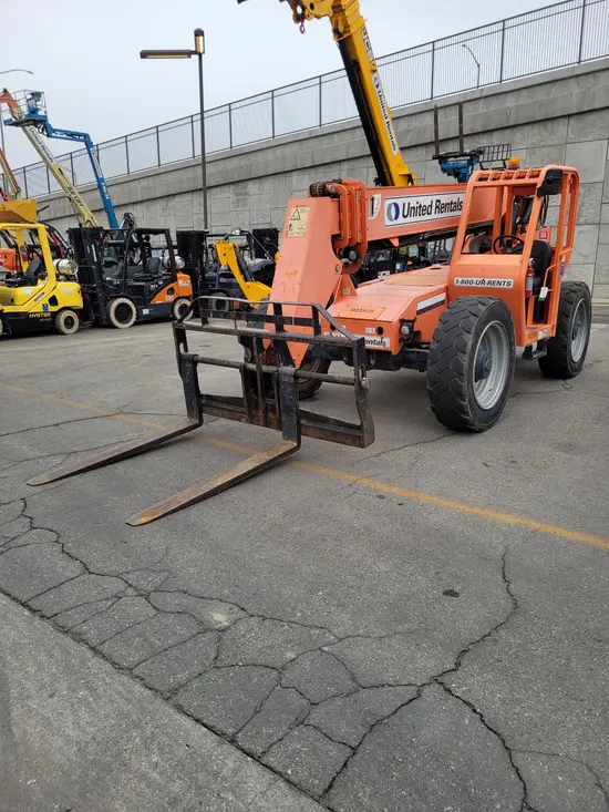 2015 SKYTRAK 6042 Forklift