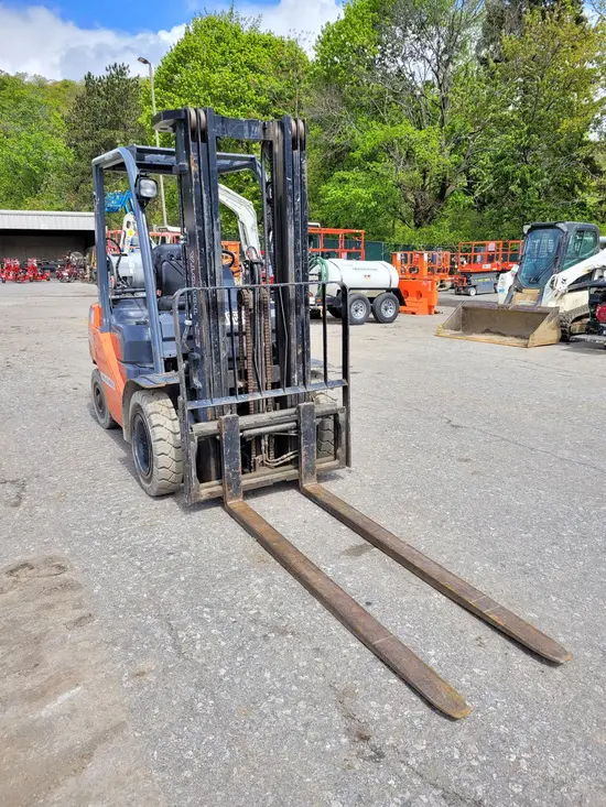 2017 Toyota 8FGU25 Warehouse Forklift