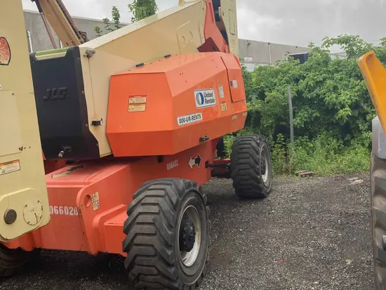 2013 JLG 800A Articulating Boom Lift