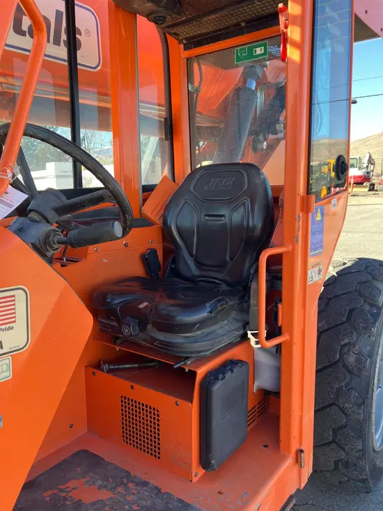 2016 SKYTRAK 8042 Forklift