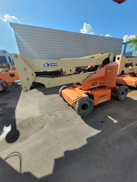 2015 JLG E450AJ Articulating Boom Lift