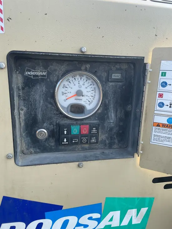 2018 Doosan P425/HP375WCU Air Compressor
