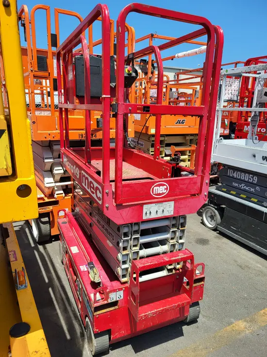 2018 MEC MICRO 19 Scissor Lift