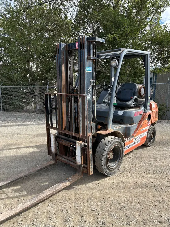 2017 Toyota 8FGU25 Warehouse Forklift