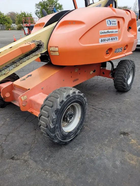 2013 JLG 400S Boom Lift