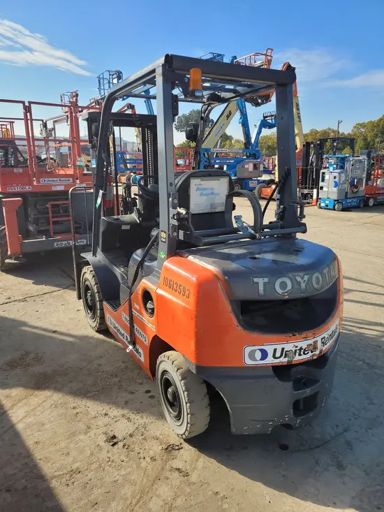 2017 Toyota 8FGU25 Warehouse Forklift