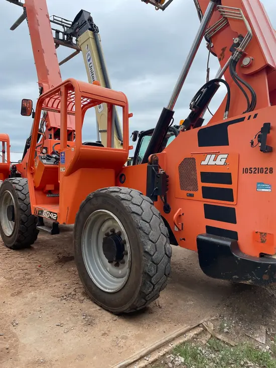 2016 SKYTRAK 6042 Forklift