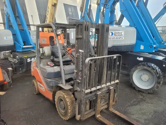 2015 Toyota 8FGU25 Warehouse Forklift