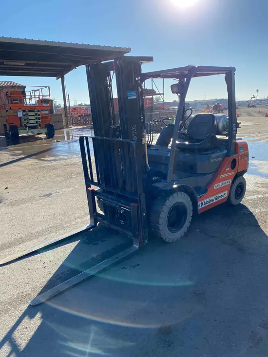 2017 Toyota 8FGU25 Warehouse Forklift