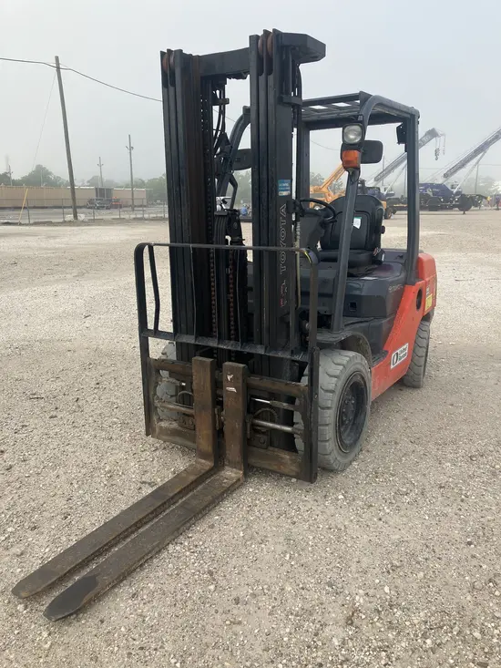 2016 Toyota 8FDU30 Warehouse Forklift
