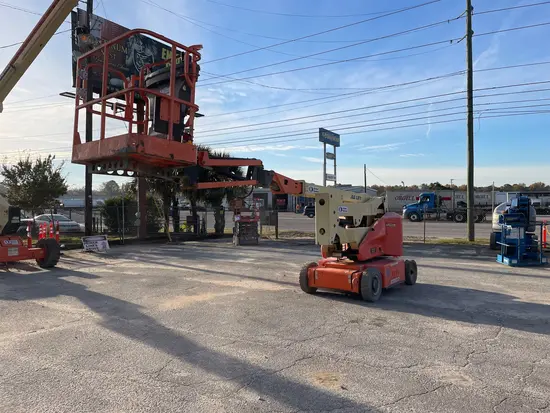 2012 JLG E400AJPN Articulating Boom Lift