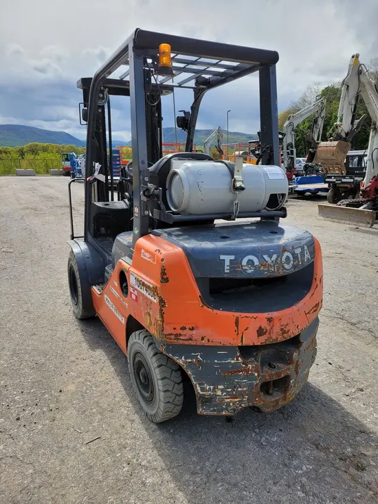 2017 Toyota 8FGU25 Warehouse Forklift