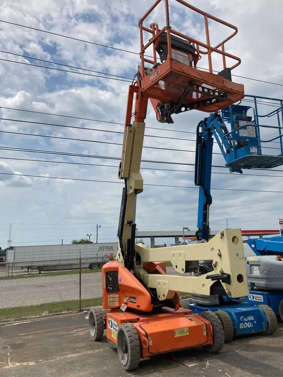 2014 JLG E450AJ Articulating Boom Lift