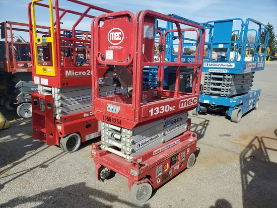 2017 MEC 1330SE Scissor Lift