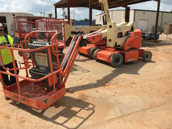 2015 JLG E400AJPN Articulating Boom Lift