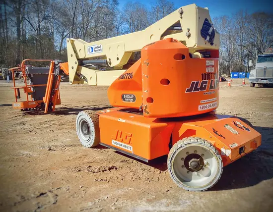 2013 JLG E400AJPN Articulating Boom Lift