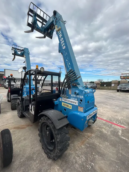 2017 Genie GTH-5519 Forklift