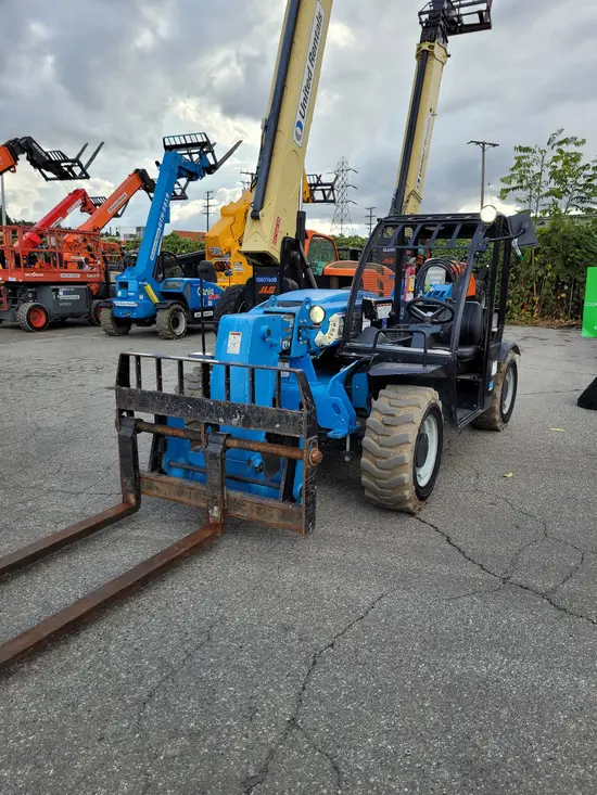 2017 Genie GTH-5519 Forklift