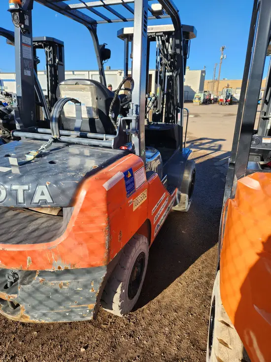 2018 Toyota 8FGU30 Warehouse Forklift