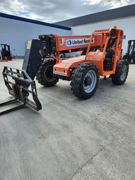 2016 SKYTRAK 6042 Forklift