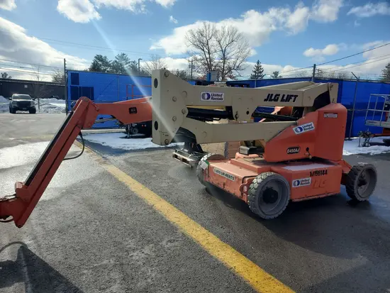 2013 JLG E450AJ Articulating Boom Lift