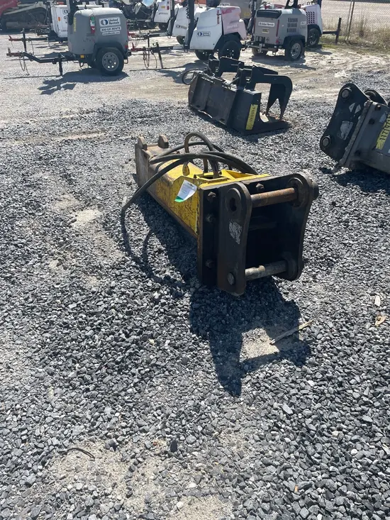 2015 Atlas Copco SB 452 Attachment