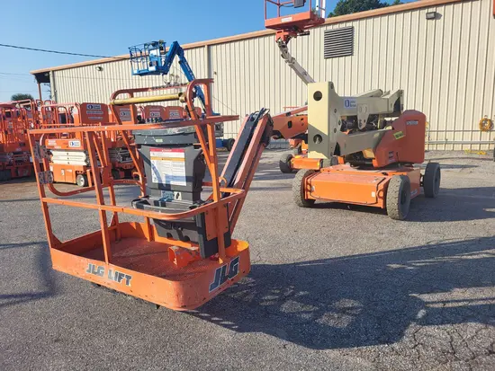 2017 JLG E450AJ Articulating Boom Lift