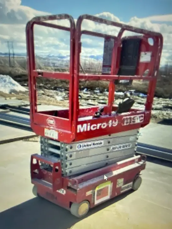 2018 MEC MICRO 19 Scissor Lift