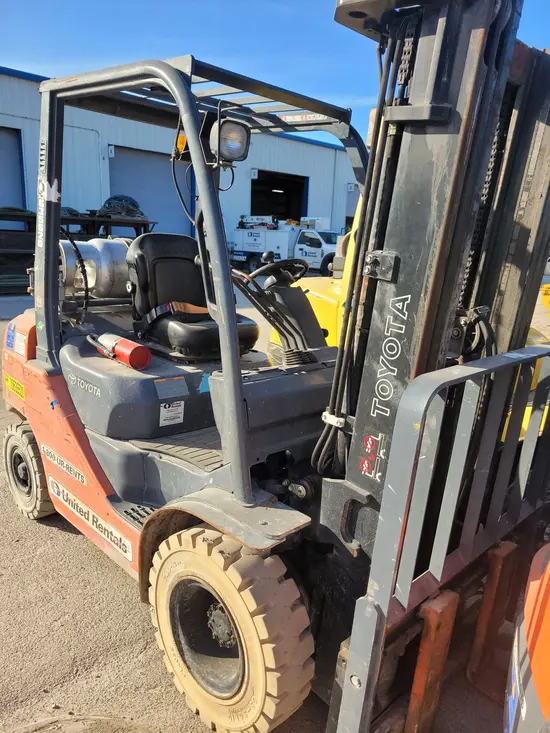2017 Toyota 8FGU25 Warehouse Forklift
