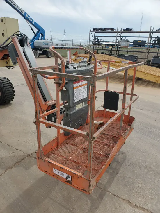 2014 JLG 450AJ Articulating Boom Lift
