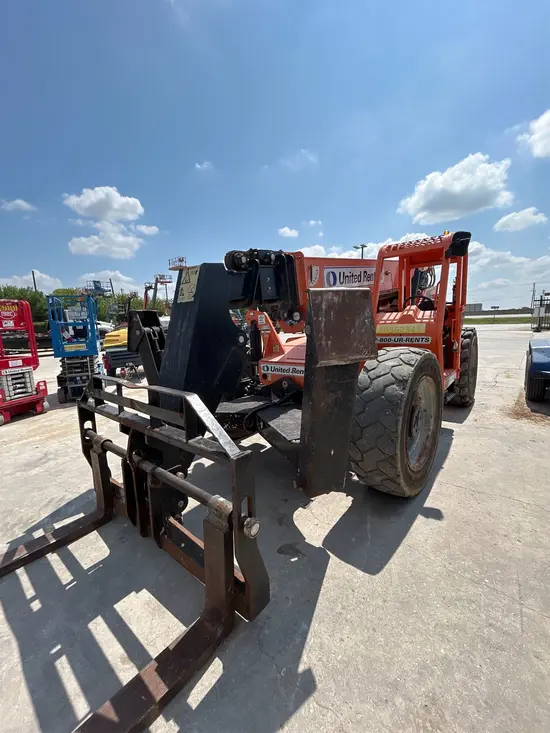 2017 SKYTRAK 10054 Forklift